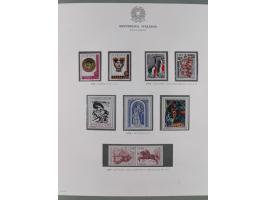 1945/1980, mostly mint never hinged collection with only a few unused, including Airmail and Express stamps, some better sets