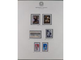 1945/1980, mostly mint never hinged collection with only a few unused, including Airmail and Express stamps, some better sets