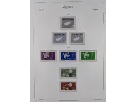 1960/2000, seemingly complete mint never hinged collection including miniature sheets.&nbsp;