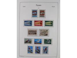1960/2000, seemingly complete mint never hinged collection including miniature sheets.&nbsp;