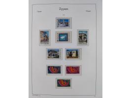 1960/2000, seemingly complete mint never hinged collection including miniature sheets.&nbsp;