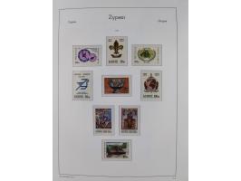 1960/2000, seemingly complete mint never hinged collection including miniature sheets.&nbsp;