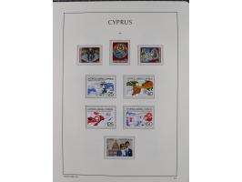 1960/2000, seemingly complete mint never hinged collection including miniature sheets.&nbsp;