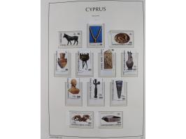 1960/2000, seemingly complete mint never hinged collection including miniature sheets.&nbsp;