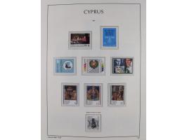 1960/2000, seemingly complete mint never hinged collection including miniature sheets.&nbsp;