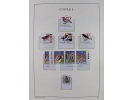 1960/2000, seemingly complete mint never hinged collection including miniature sheets.&nbsp;