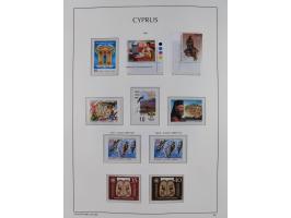 1960/2000, seemingly complete mint never hinged collection including miniature sheets.&nbsp;