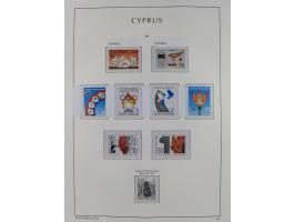 1960/2000, seemingly complete mint never hinged collection including miniature sheets.&nbsp;