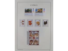 1960/2000, seemingly complete mint never hinged collection including miniature sheets.&nbsp;