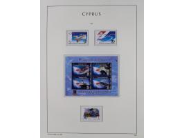 1960/2000, seemingly complete mint never hinged collection including miniature sheets.&nbsp;