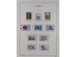 1960/2000, seemingly complete mint never hinged collection including miniature sheets.&nbsp;