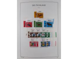 1948/90, in den Hauptnummern postfrische überkomplette Sammlung, dabei Mi.-Nr. 1-20 OR, 21-34 mit 33-34 OR (FA Schlegel BPP),