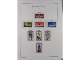 1948/90, in den Hauptnummern komplette postfrische Sammlung, fast alle Marken mit Bogen- bzw. Eckrand, einiges signiert, gute