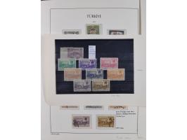 1920/69, mostly unused/mint and cancelled collection ‘Republic of Turkey’ in album with some better and complete issues Angor