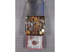 1884/1970 ca., Umlaufmünzen sowie Nachprägungen in Talergröße, zudem etwas aus aller Welt, ca. 4,7 kg