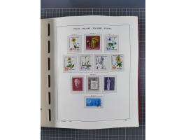 1918/89 (ca.), mint never hinged/unused and mostly used collection with duplicates, including Polish areas, Schlesien, etc., 