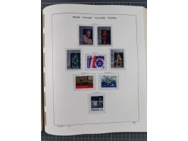 1918/89 (ca.), mint never hinged/unused and mostly used collection with duplicates, including Polish areas, Schlesien, etc., 