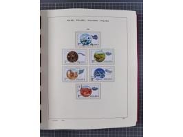 1918/89 (ca.), mint never hinged/unused and mostly used collection with duplicates, including Polish areas, Schlesien, etc., 