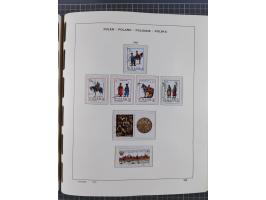 1918/89 (ca.), mint never hinged/unused and mostly used collection with duplicates, including Polish areas, Schlesien, etc., 