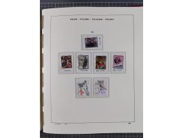 1918/89 (ca.), mint never hinged/unused and mostly used collection with duplicates, including Polish areas, Schlesien, etc., 