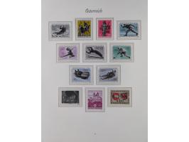 1945/67, in den Hauptnummern komplette bis auf Mi.-Nr. 691 postfrische Sammlung inkl. Mi.-Nr. Va-d sign. Kovar VÖB, 674-92 si