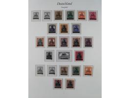 1920/59, postfrische und winzig ungebrauchte Sammlung, bis auf einige frühe kleine Werte komplett, dabei u.a. Mi.-Nr. 16I und