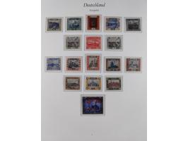 1920/59, postfrische und winzig ungebrauchte Sammlung, bis auf einige frühe kleine Werte komplett, dabei u.a. Mi.-Nr. 16I und