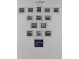 1920/59, postfrische und winzig ungebrauchte Sammlung, bis auf einige frühe kleine Werte komplett, dabei u.a. Mi.-Nr. 16I und