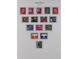 1920/59, postfrische und winzig ungebrauchte Sammlung, bis auf einige frühe kleine Werte komplett, dabei u.a. Mi.-Nr. 16I und