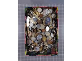 ALLE WELT: 1875/1981 ca., bunte Mischung Umlaufmünzen, ca. 8 kg