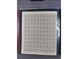 1923, meist postfrische Sammlung mit ca. 200 Bogen ex Mi.-Nr. 313-30, dabei u.a. Mi.-Nr. 330A (4) und 330B (3), gute Erhaltun
