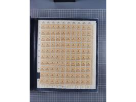 1923, meist postfrische Sammlung mit ca. 200 Bogen ex Mi.-Nr. 313-30, dabei u.a. Mi.-Nr. 330A (4) und 330B (3), gute Erhaltun