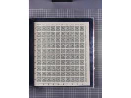 1923, meist postfrische Sammlung mit ca. 200 Bogen ex Mi.-Nr. 313-30, dabei u.a. Mi.-Nr. 330A (4) und 330B (3), gute Erhaltun