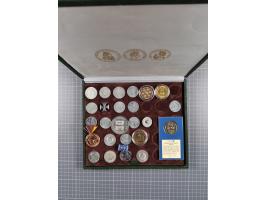 DEUTSCHLAND 1821/1990 ca., etwas Altdeutsche Staaten, DDR 5 und 10 Markstücke, teils bessere, zudem etwas alle Welt und Medai