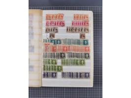 1850/1916 (ca.), Stempelsammlung auf losen Marken nach Orten geordnet, dazu Lombardei Venetien, Feldpost und Levante ungebrau