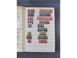 1850/1916 (ca.), Stempelsammlung auf losen Marken nach Orten geordnet, dazu Lombardei Venetien, Feldpost und Levante ungebrau