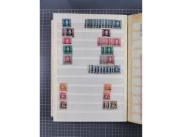 1850/1916 (ca.), Stempelsammlung auf losen Marken nach Orten geordnet, dazu Lombardei Venetien, Feldpost und Levante ungebrau