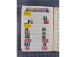 1850/1916 (ca.), Stempelsammlung auf losen Marken nach Orten geordnet, dazu Lombardei Venetien, Feldpost und Levante ungebrau