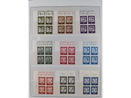 1951/94, postfrische Sammlung Dauerserien, dabei Posthorn in waagerechten oder senkrechten Paaren mit 3 Attesten und 6 Befund