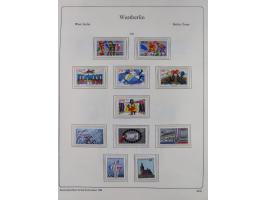 1948/90, postfrische komplette Sammlung Berlin im Vordruck-Album, dabei Besonderheiten wie Mi. 33 verschobener Aufdruck, gepr