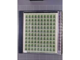 1919/23, meist postfrische Sammlung mit über 200 Bögen, bis auf wenige aufgetrennte Exemplare in kpl. Bogen, dabei auch etwas