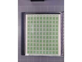 1919/23, meist postfrische Sammlung mit über 200 Bögen, bis auf wenige aufgetrennte Exemplare in kpl. Bogen, dabei auch etwas