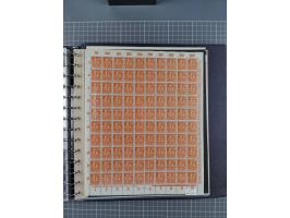 1919/23, meist postfrische Sammlung mit über 200 Bögen, bis auf wenige aufgetrennte Exemplare in kpl. Bogen, dabei auch etwas