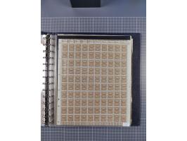 1919/23, meist postfrische Sammlung mit über 200 Bögen, bis auf wenige aufgetrennte Exemplare in kpl. Bogen, dabei auch etwas