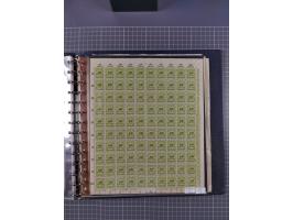 1919/23, meist postfrische Sammlung mit über 200 Bögen, bis auf wenige aufgetrennte Exemplare in kpl. Bogen, dabei auch etwas