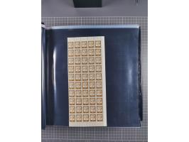 1960/75. postfrische Bogenteile der Dauerserien ab Bedeutende Deutsche, dabei Formnummern und Berlin mit u.a. Mi.-Nr. 246-49 