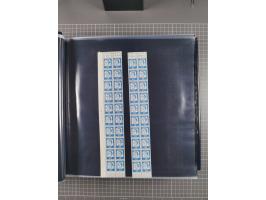 1960/75. postfrische Bogenteile der Dauerserien ab Bedeutende Deutsche, dabei Formnummern und Berlin mit u.a. Mi.-Nr. 246-49 