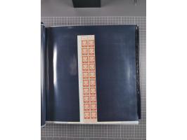 1960/75. postfrische Bogenteile der Dauerserien ab Bedeutende Deutsche, dabei Formnummern und Berlin mit u.a. Mi.-Nr. 246-49 