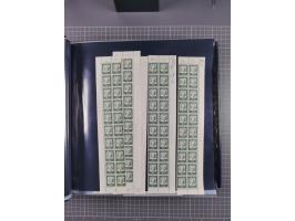 1960/75. postfrische Bogenteile der Dauerserien ab Bedeutende Deutsche, dabei Formnummern und Berlin mit u.a. Mi.-Nr. 246-49 