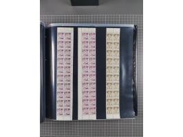 1960/75. postfrische Bogenteile der Dauerserien ab Bedeutende Deutsche, dabei Formnummern und Berlin mit u.a. Mi.-Nr. 246-49 